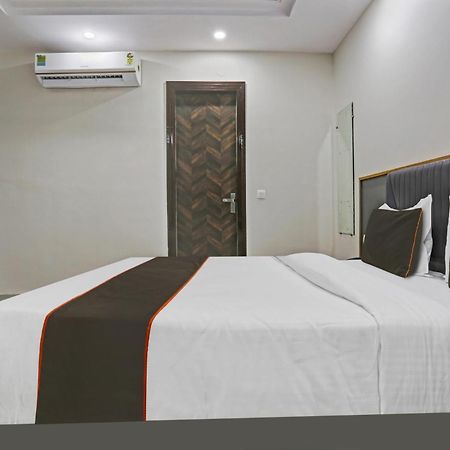Hotel Townhouse Vip Grand à Delhi  Extérieur photo